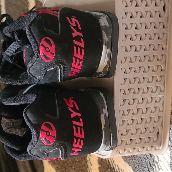 Heelys Size Youth 5 - Picture 3 of 4